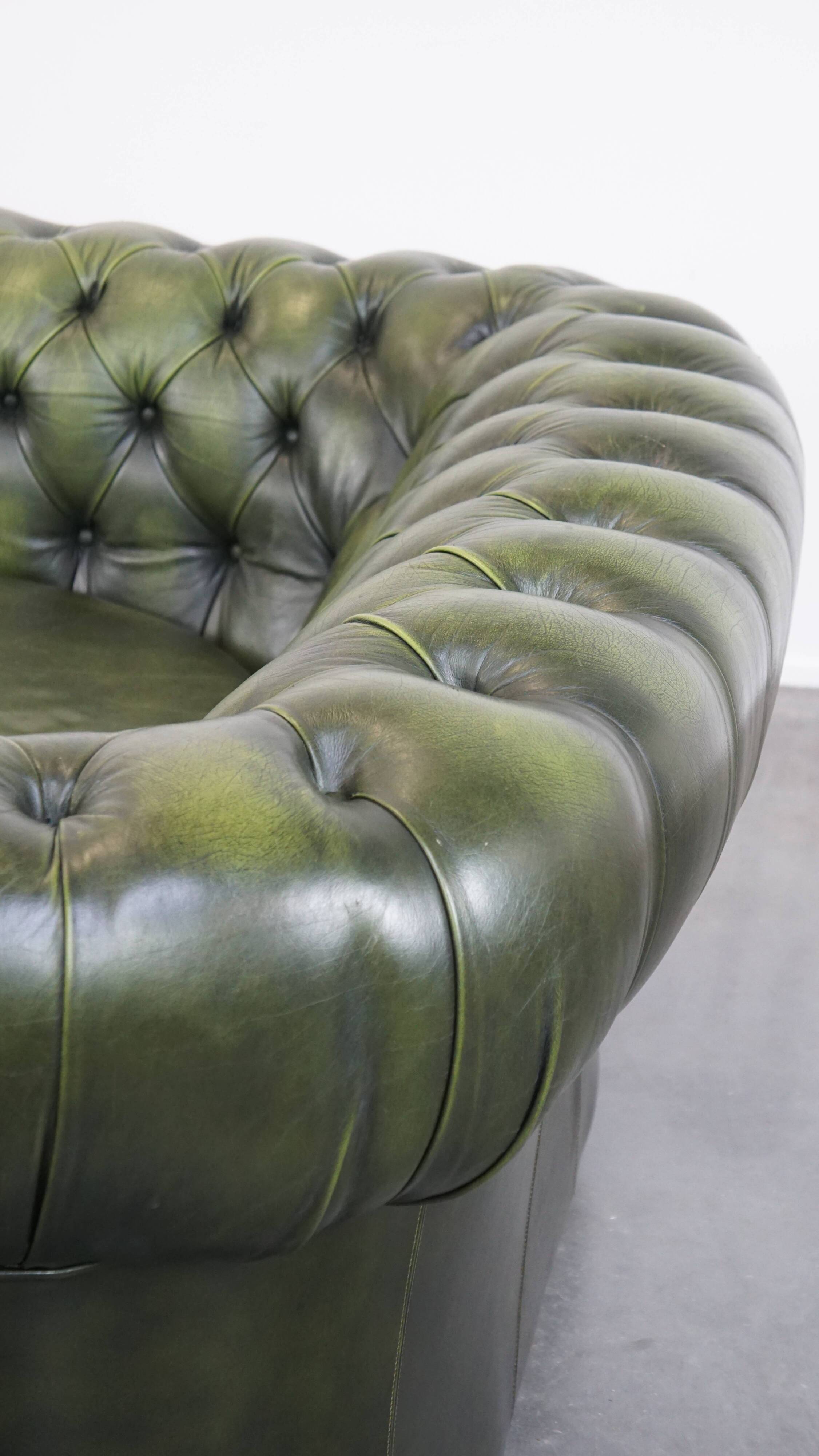 English Chesterfield 2-seater sofa in green cowhide leather