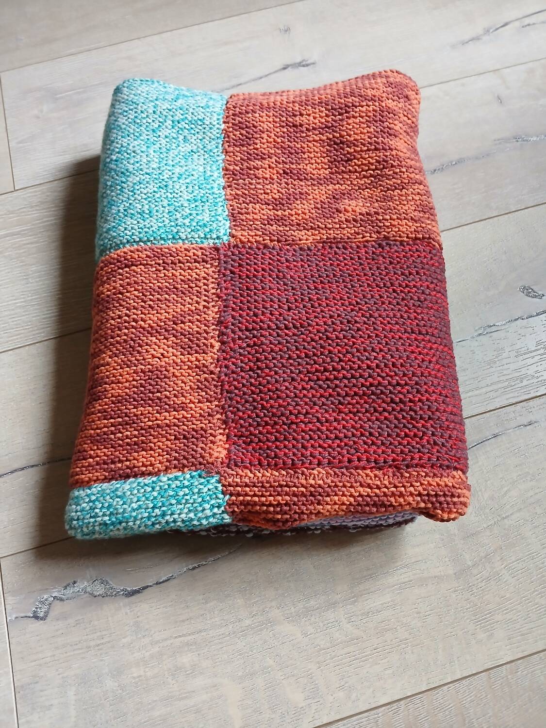 Plaid patchwork hand-knitted