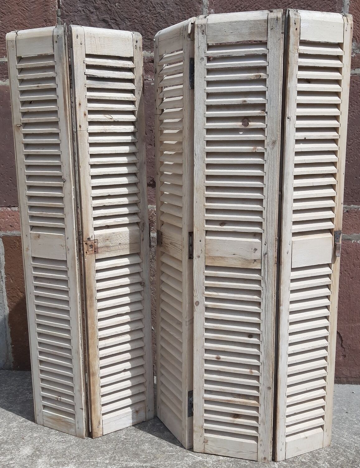 Lot of louvers