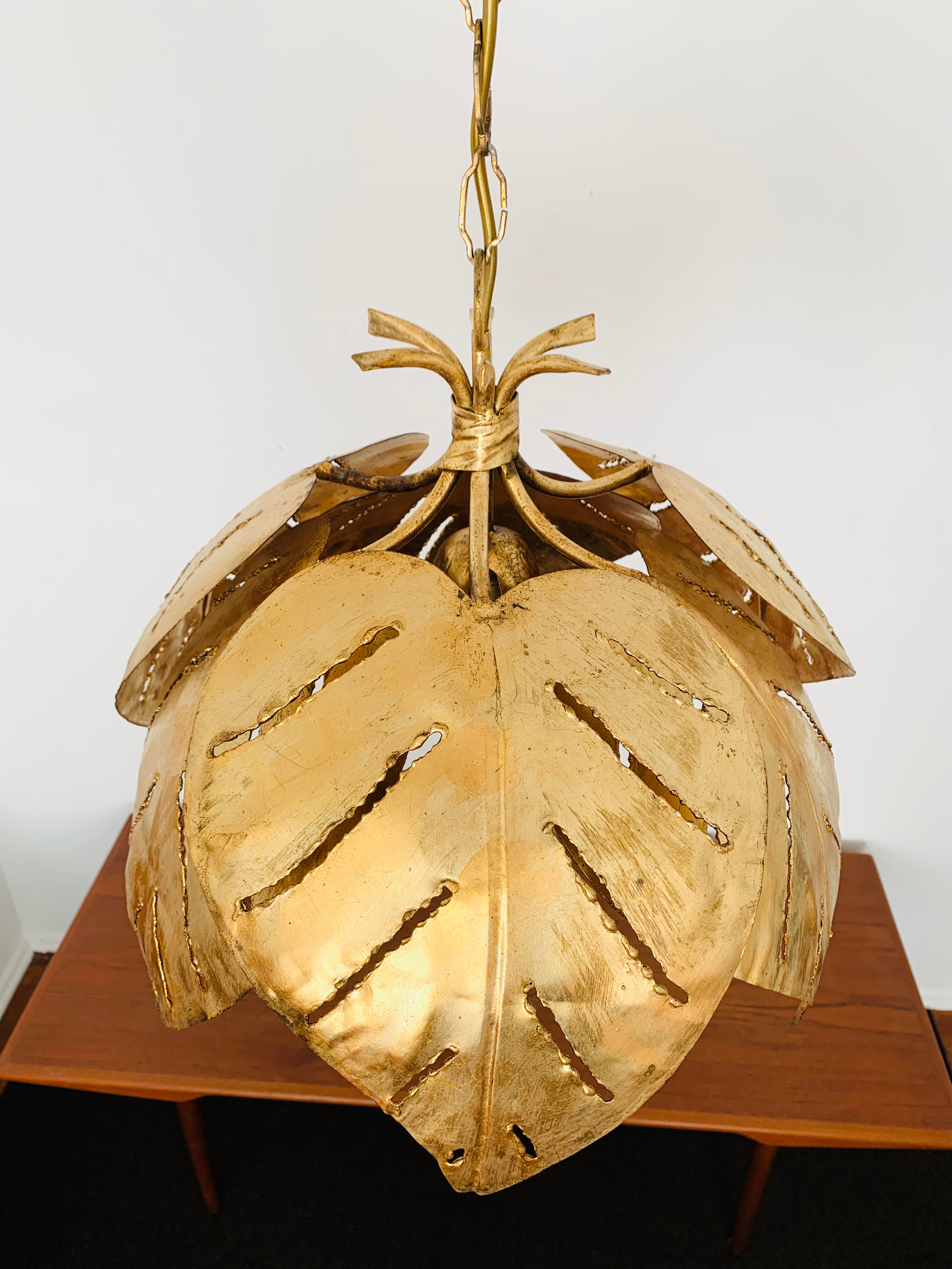 Lustre en feuille de palmier hollywood régence italienne dorée par Hans Kögl