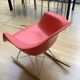 Fauteuil à bascule de charles Eames par Vitra