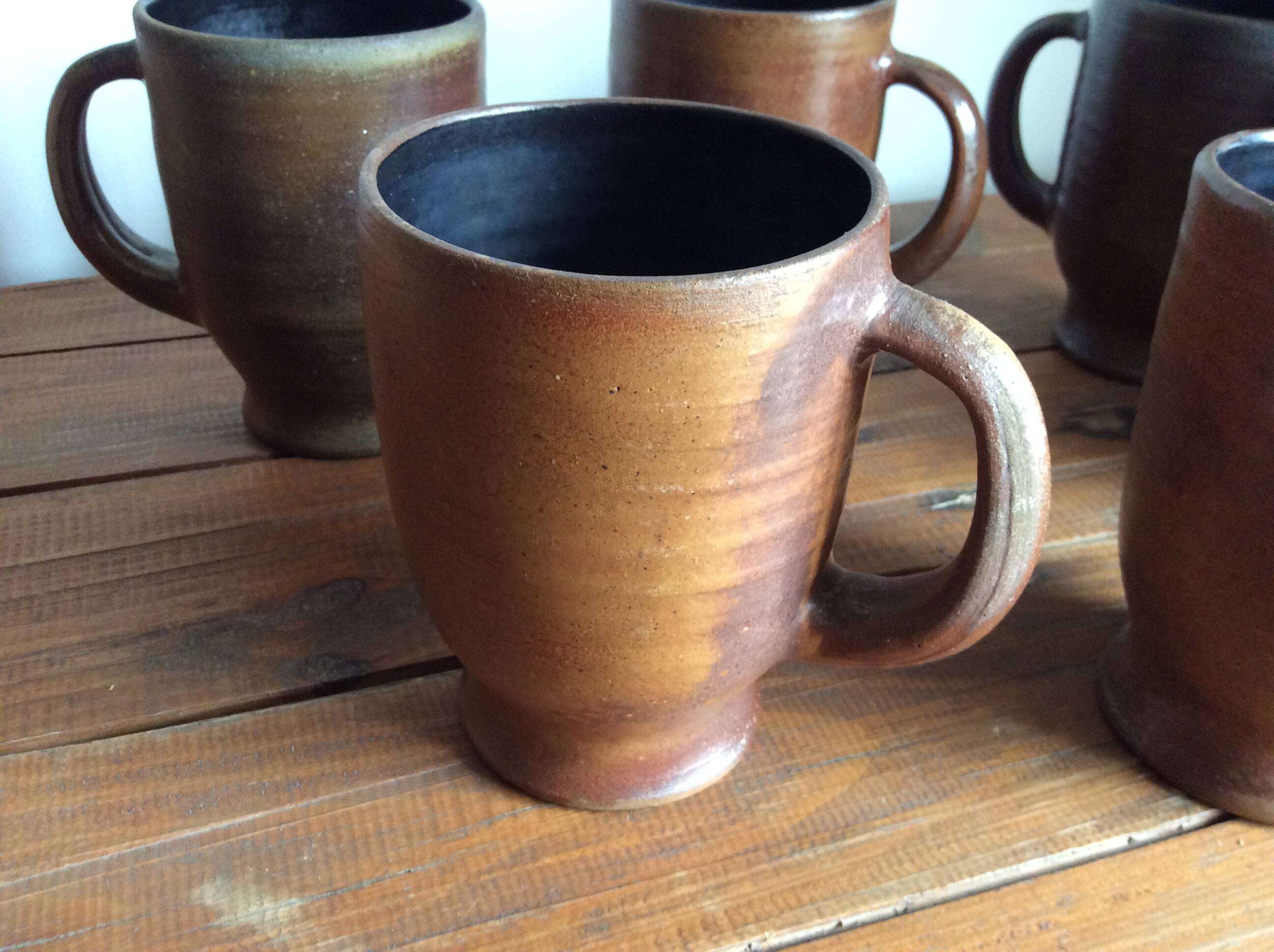 6 stoneware mugs