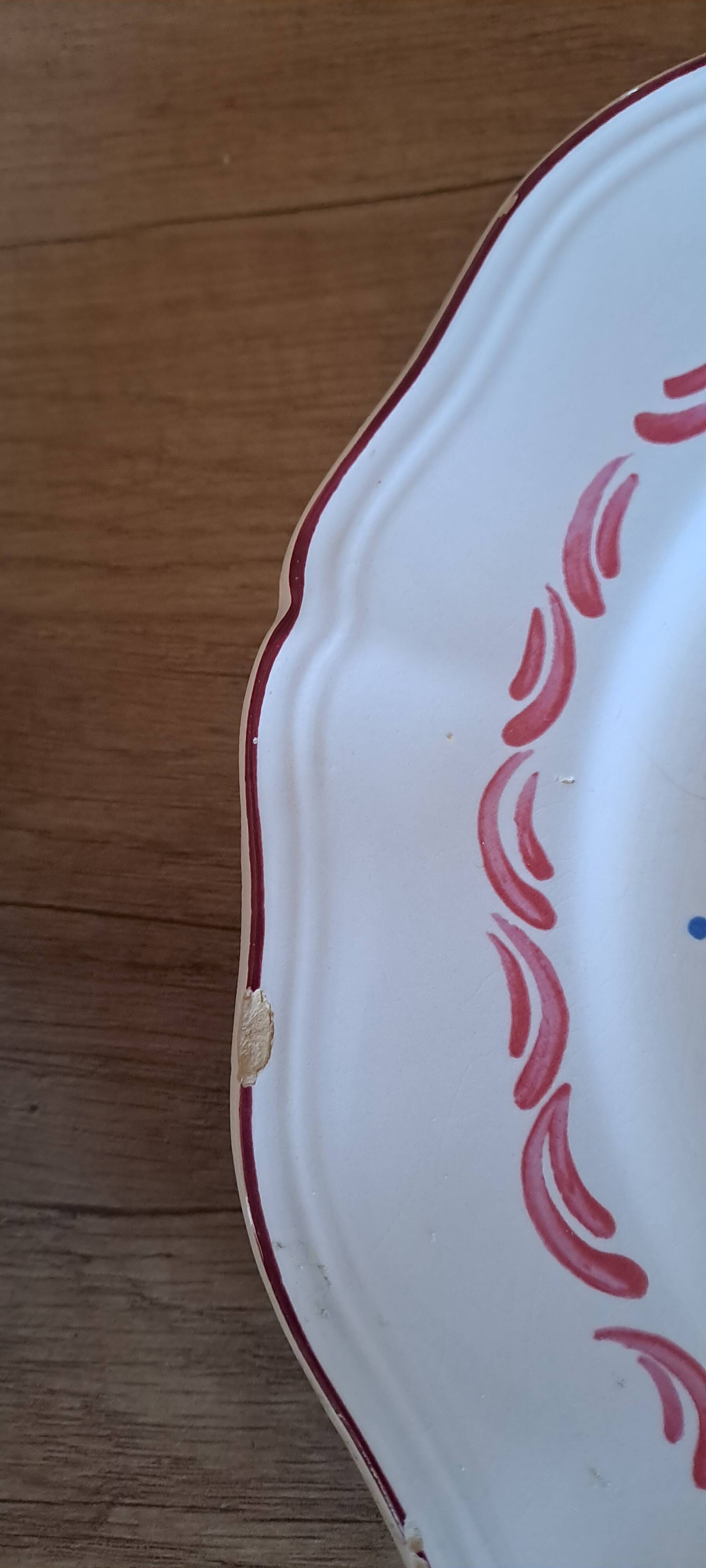 Set of 3 plates with Saint Clément rooster decoration
