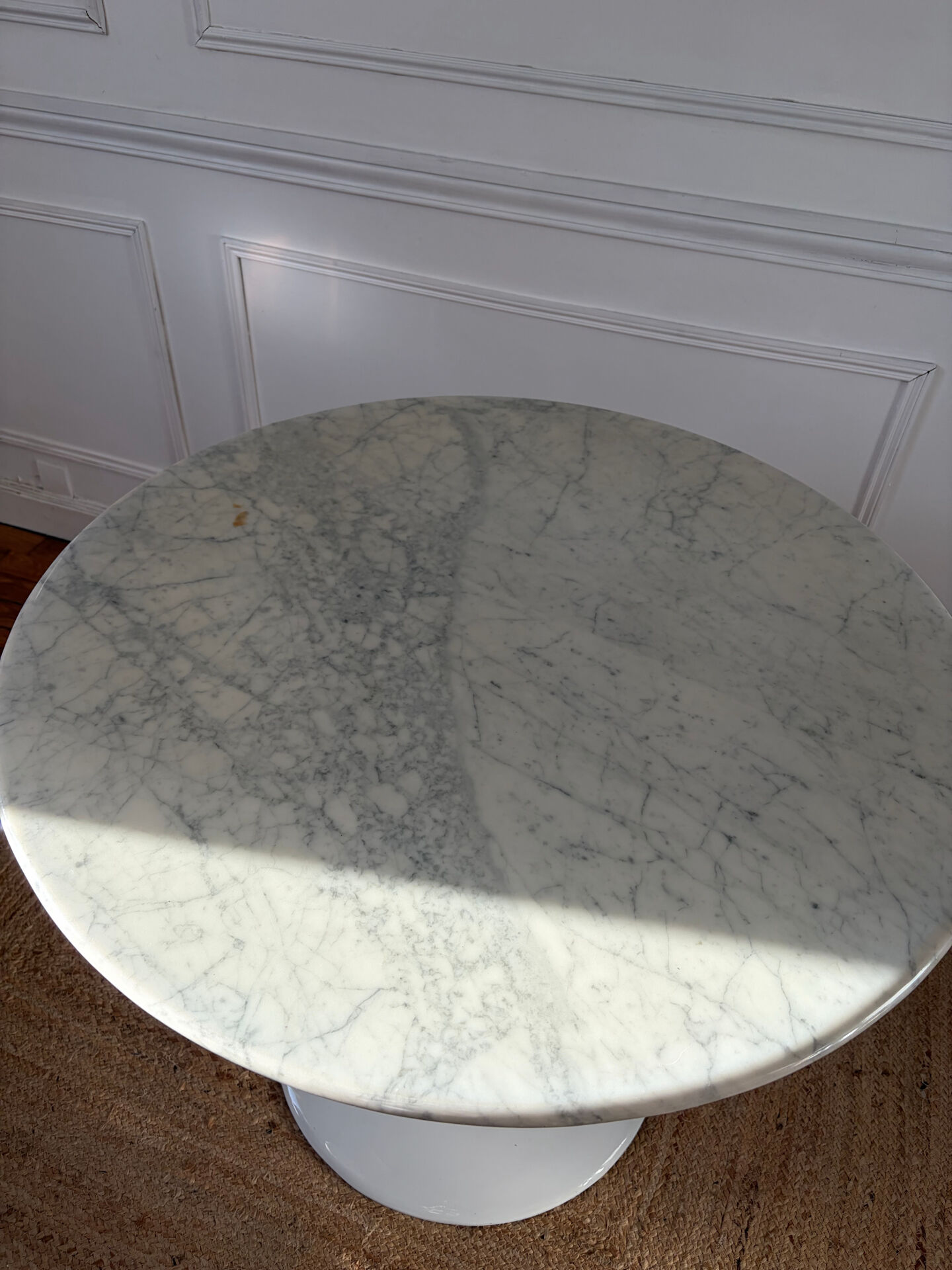 Vintage 1970 marble tulip table