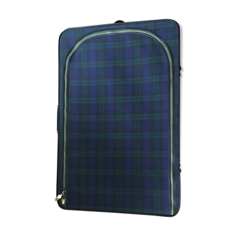 Scottish suitcase wears vintage suits