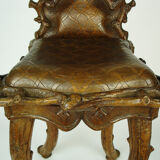 Chaise sculptée de style" foret noire"