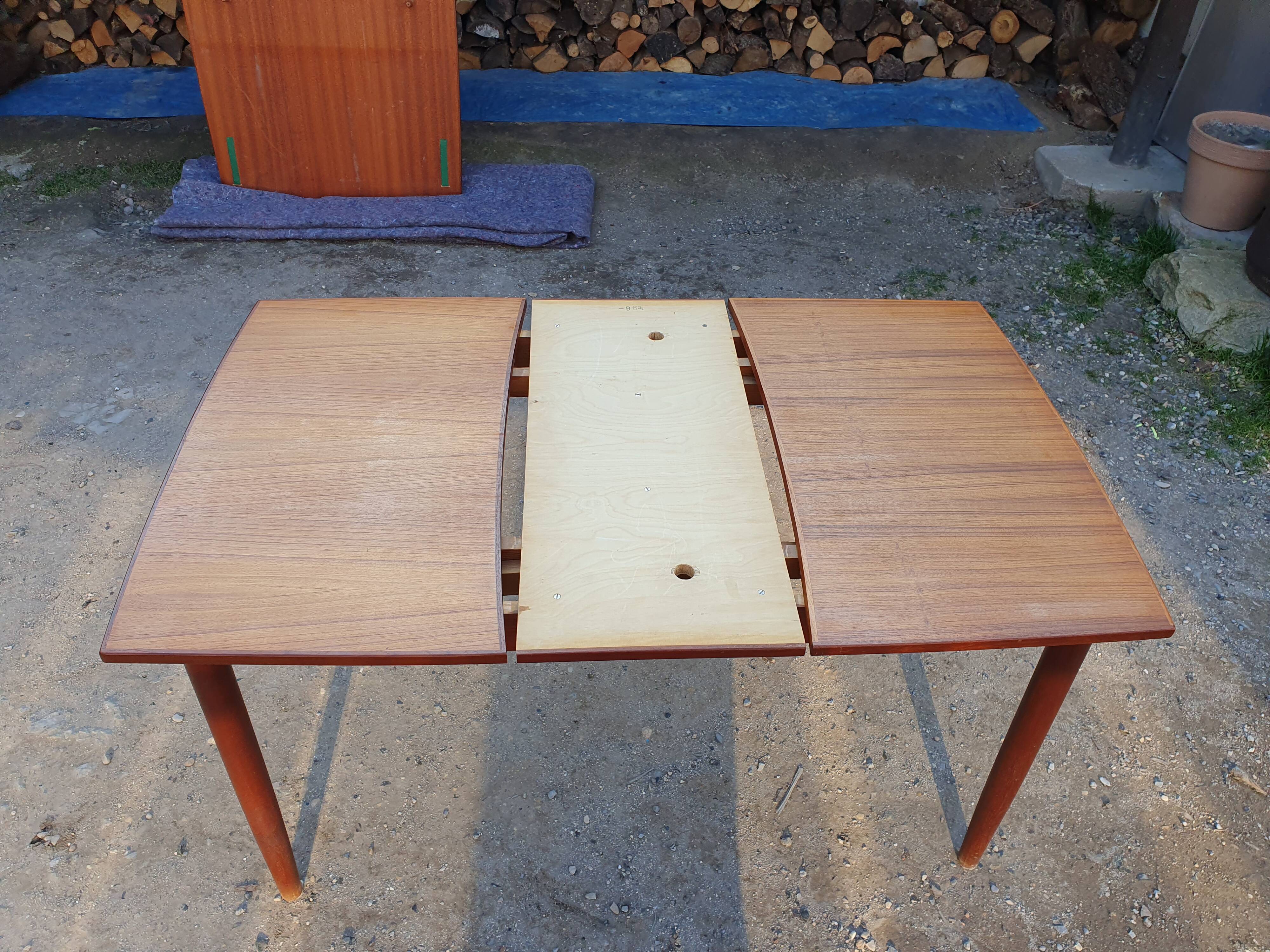Scandinavian table by Roche-Bobois solid teak stretchable design