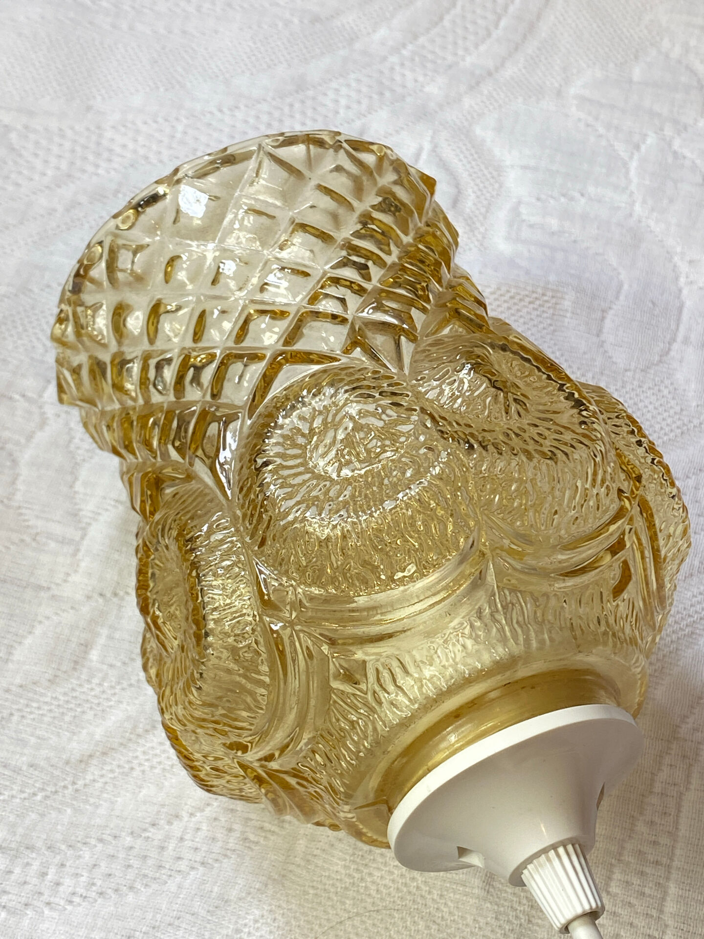 Amber moulded glass lamp