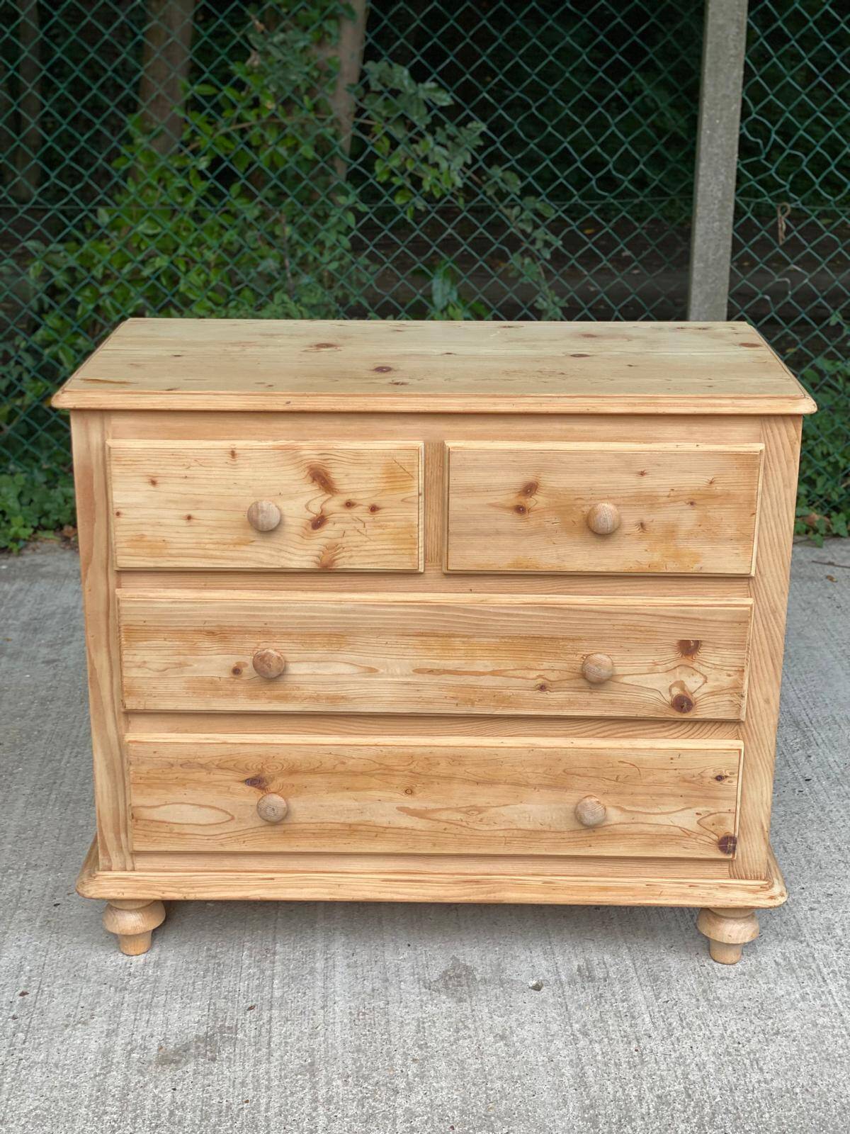 Commode anglaise rénovée en bois massif 1970