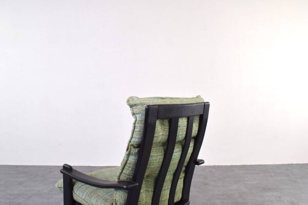 Chaises longues danoises des années 50 et table basse, années 70.