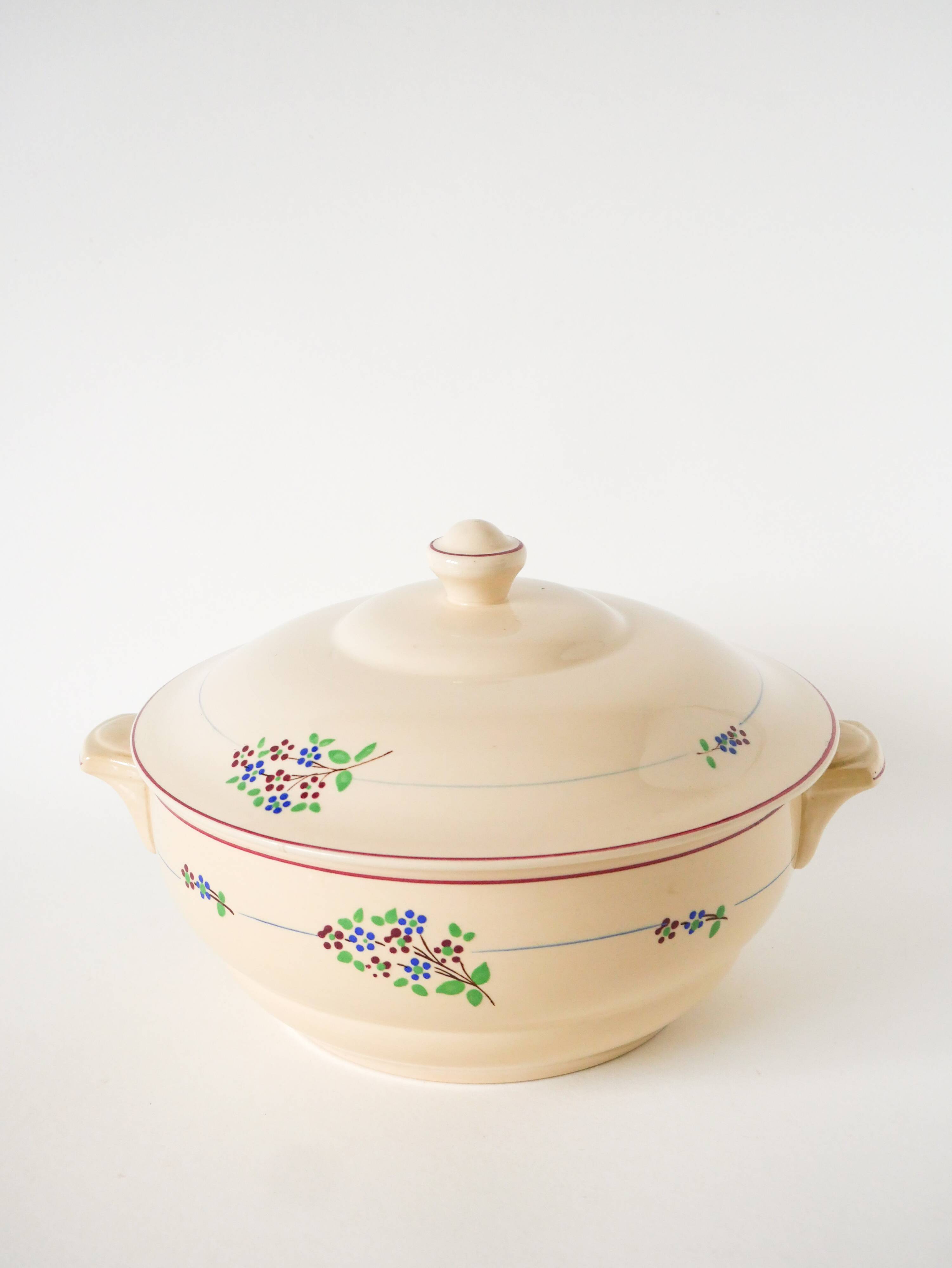 Moulin des Loups soup tureen, "Isabelle" model, 1950
