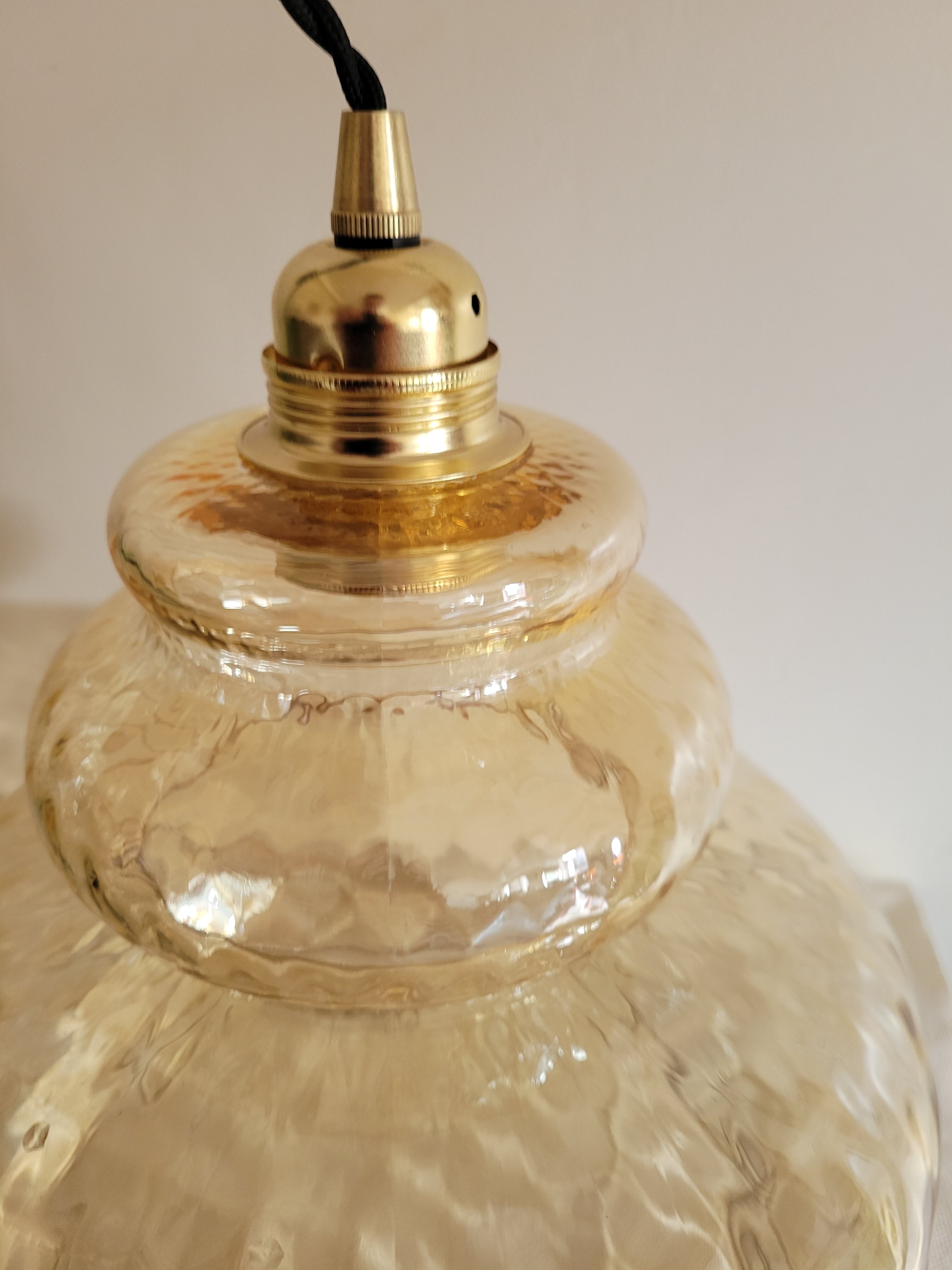Amber yellow glass pendant lamp