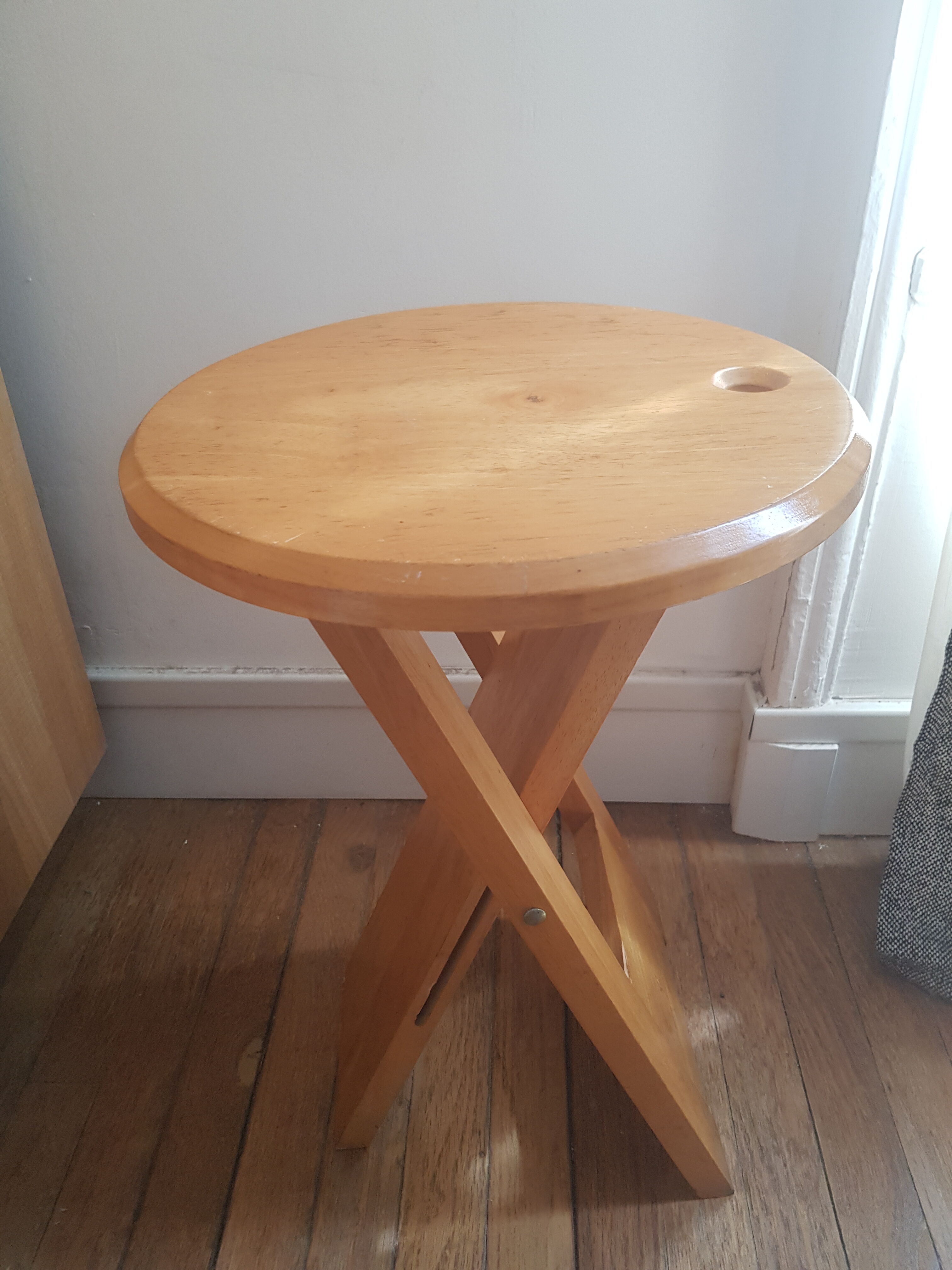 Suzy tabouret by Adrian Reed