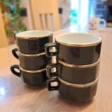 Tasses et sous tasses à café vertes et or