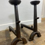 Paire de chenets anciens en fonte, décor rustique, vers 1900