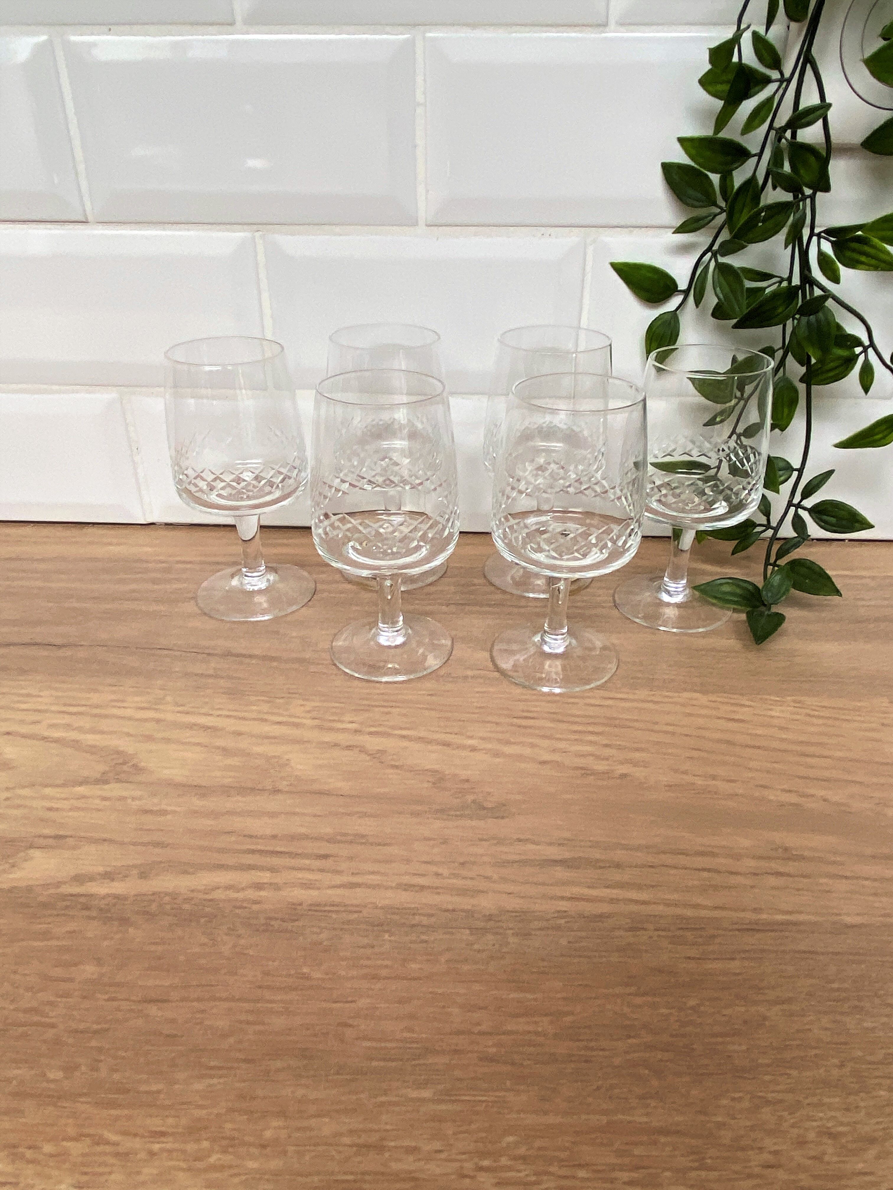 Set of 6 wine glasses