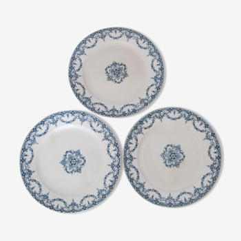 3 assiettes plates en terre de fer