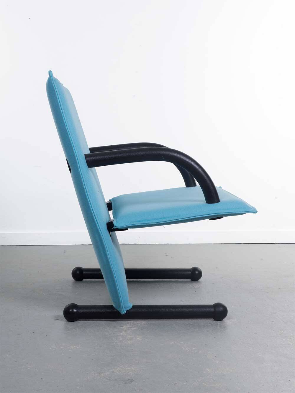 Light blue T-line armchair – Burkhard Vogtherr – Arflex