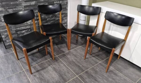 Lot de 4 chaises scandinaves, années 1970
