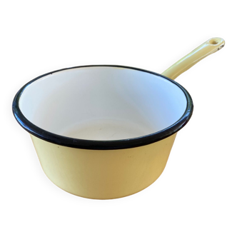 Enameled yellow saucepan
