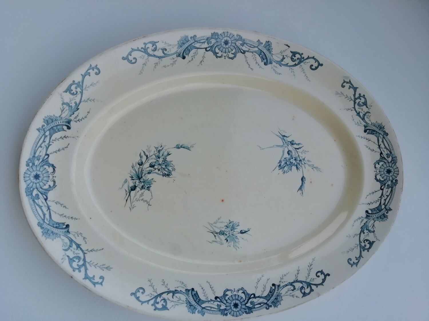 Flat iron earth creil and montereau