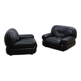 Pair of Mobil Girgi Sapporo armchairs black leather Italy 1970s