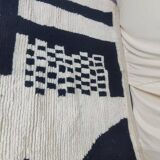 Handmade pure wool rug, size 150 x 250 cm.