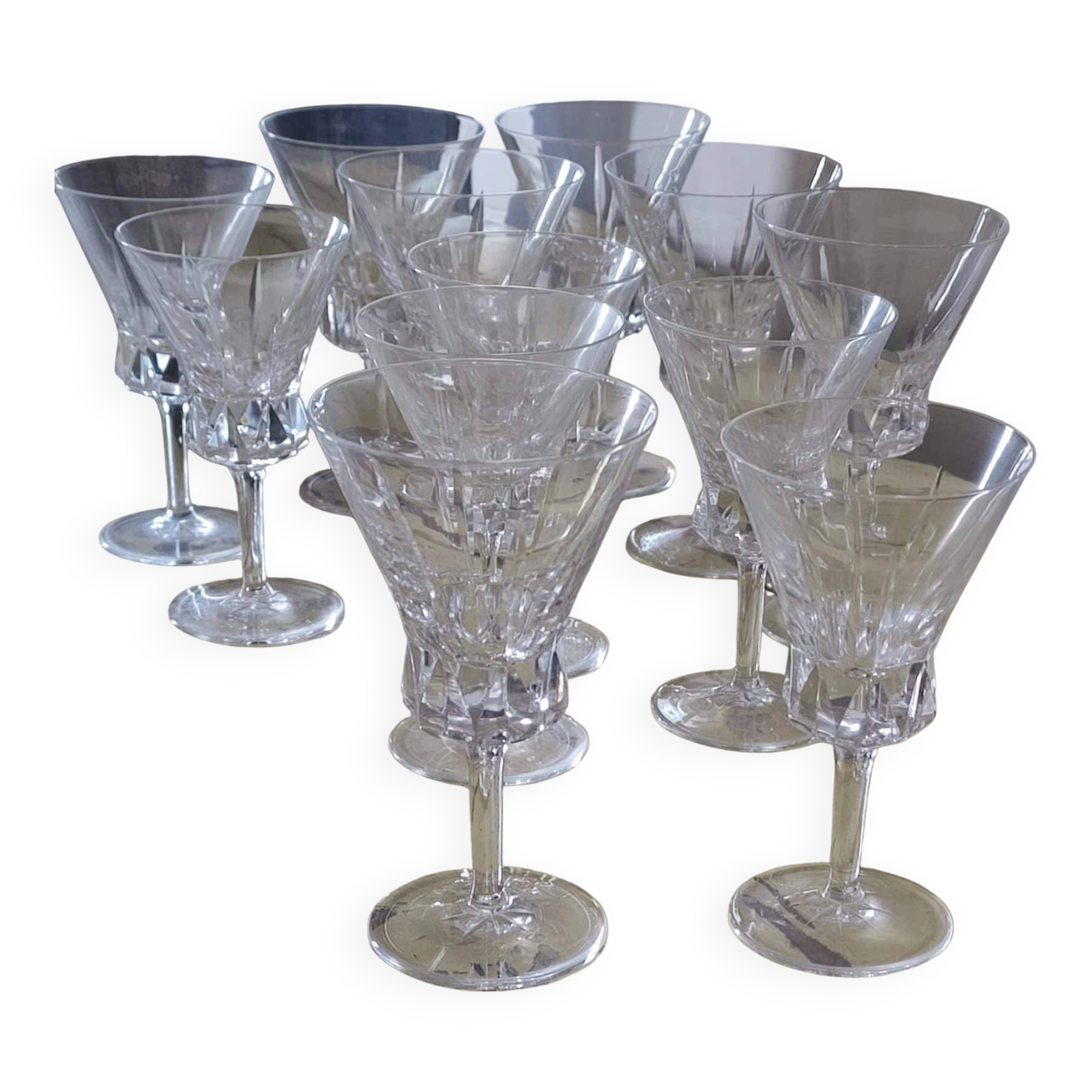 Service of 12 pieces, white and red wine, Bayel crystal.