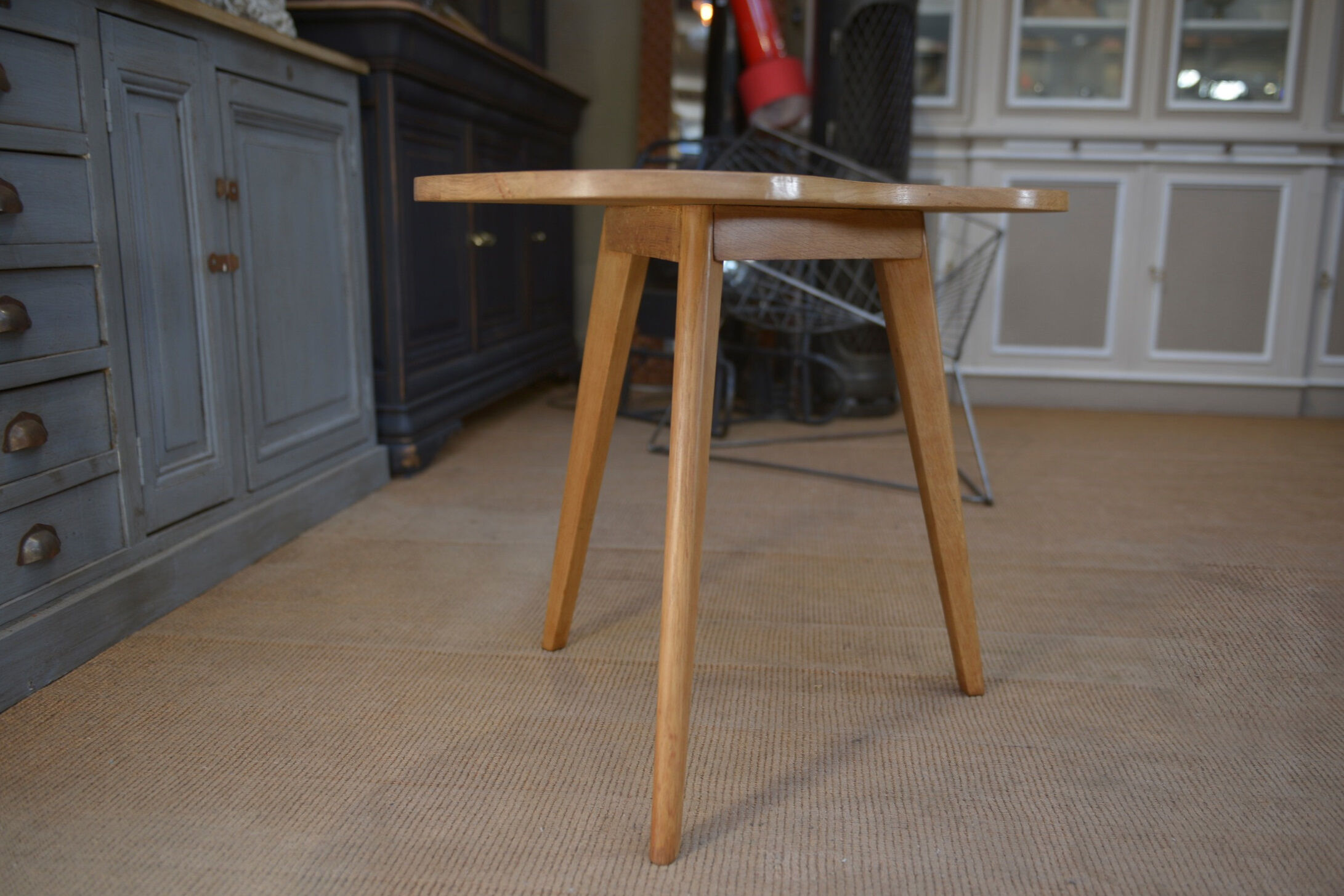 Oak table tripod legs 1950