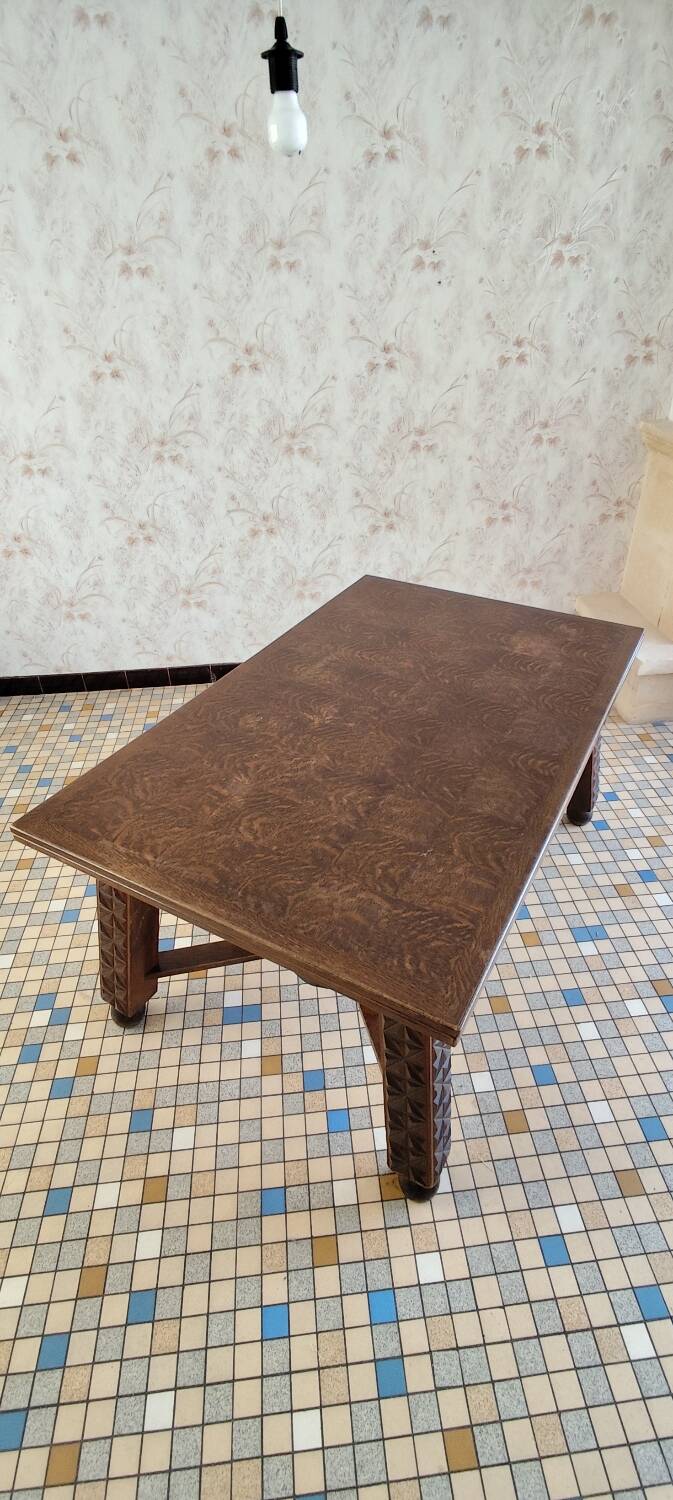 Pretty dining room table