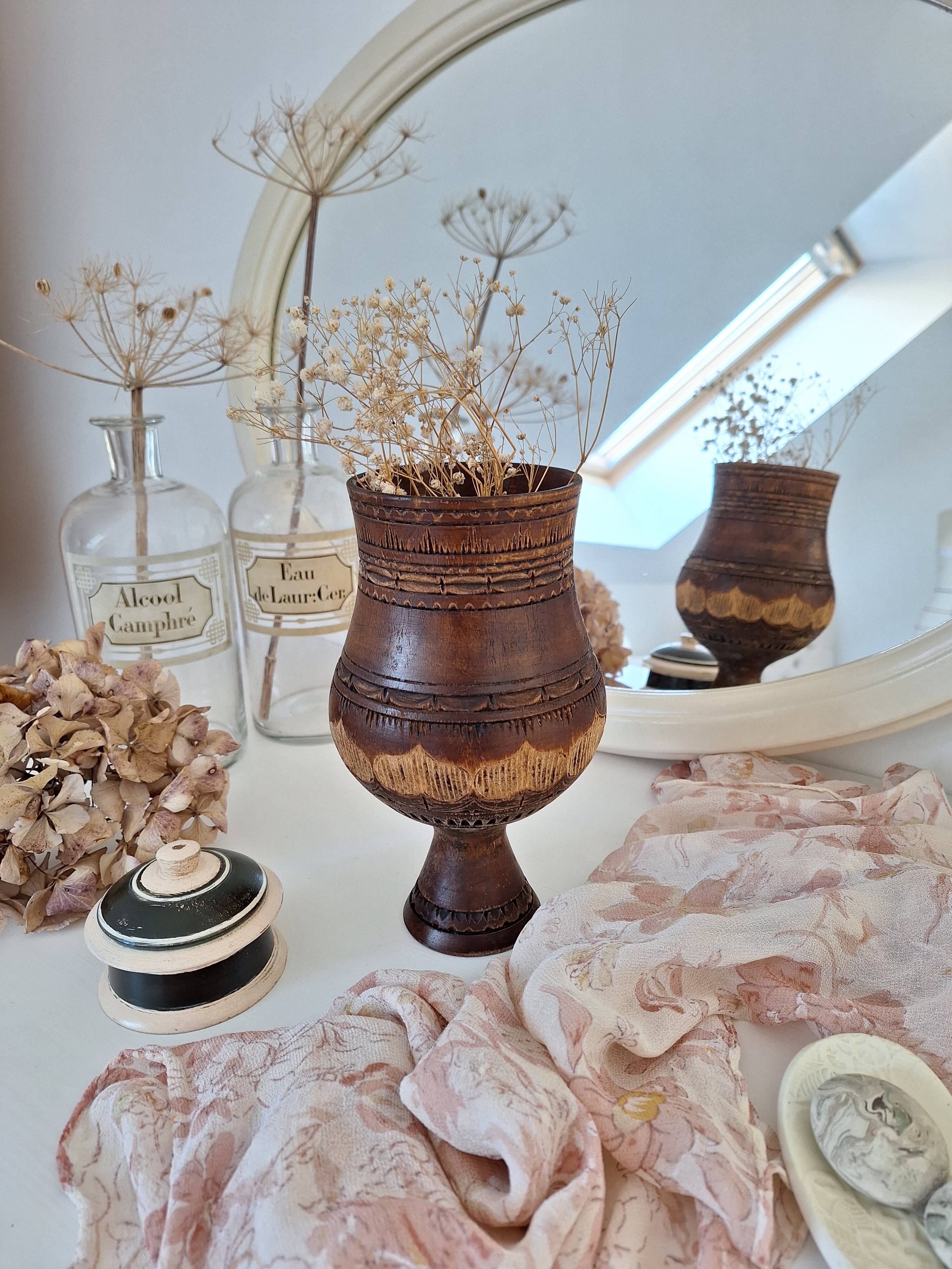 Carved wooden bowl/vase