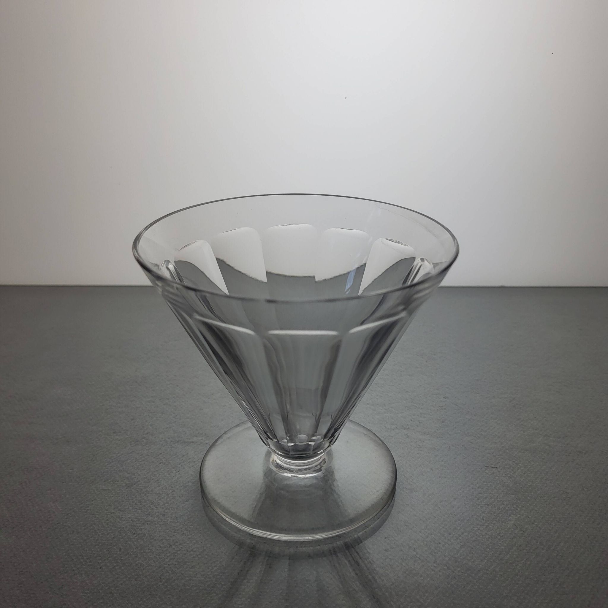 Service 24 pièces en cristal de Baccarat modèle Rex 1920-30's