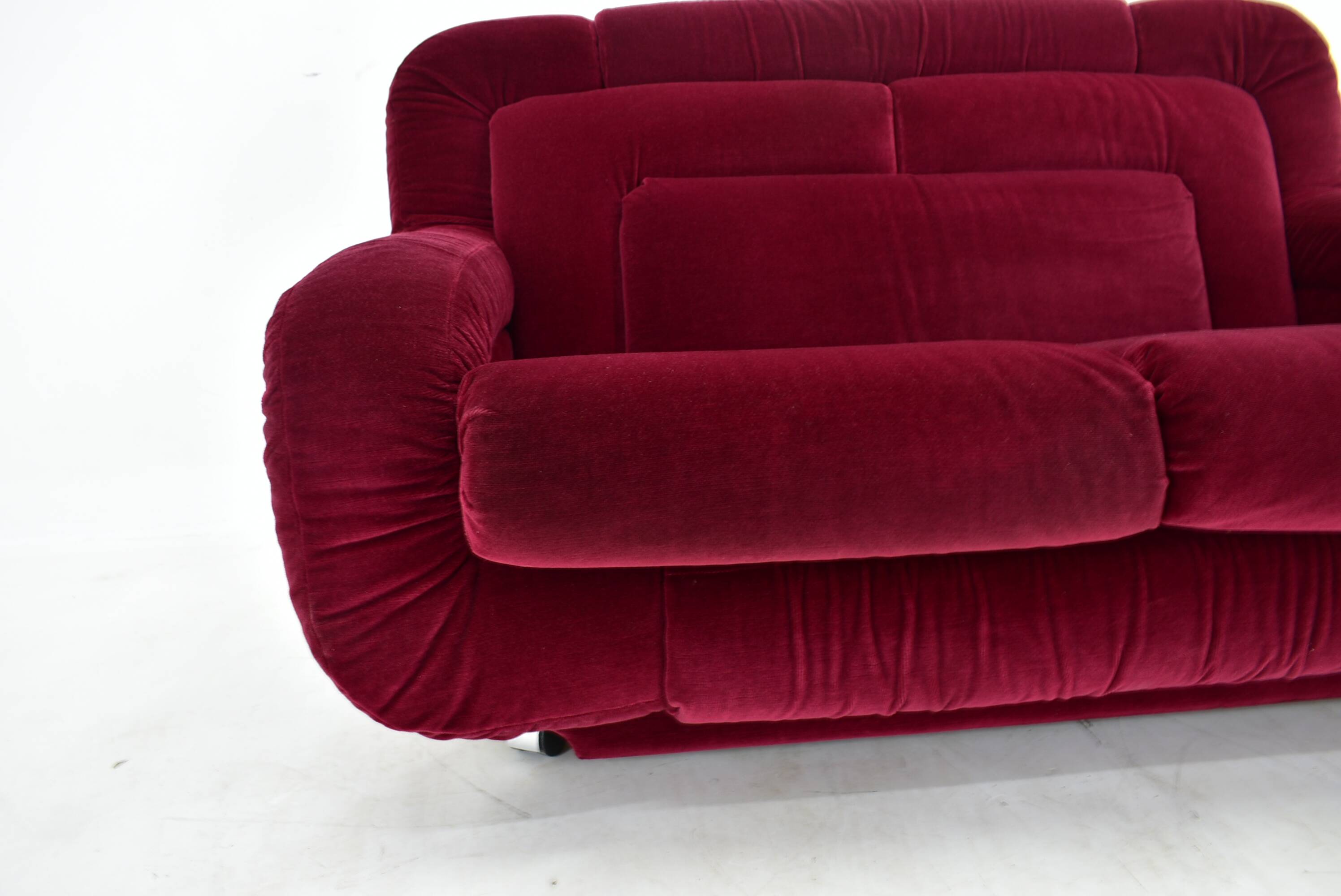 Two-seater canapé, rare from the 1970s, Italy.