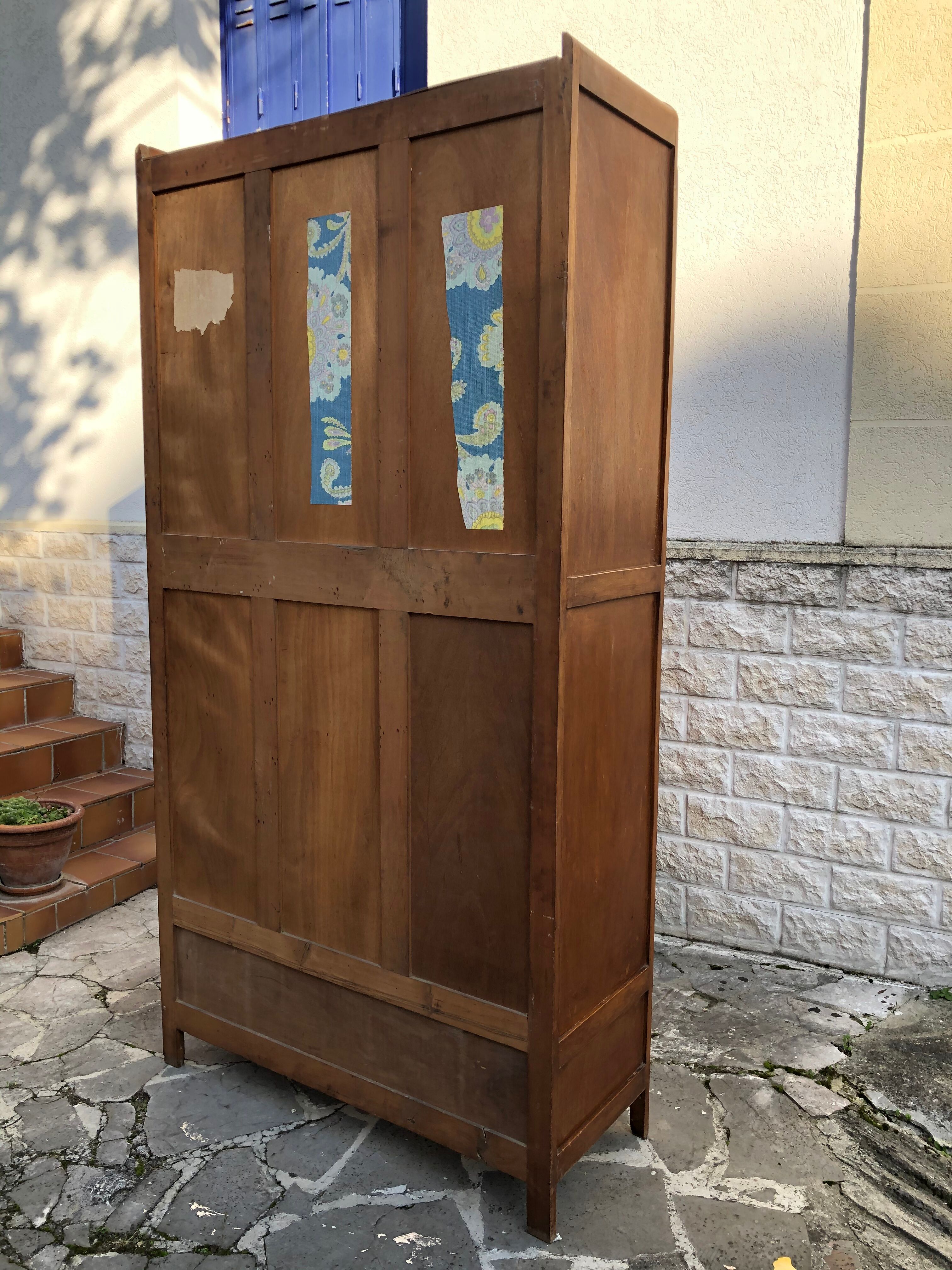 Parisian hotel wardrobe