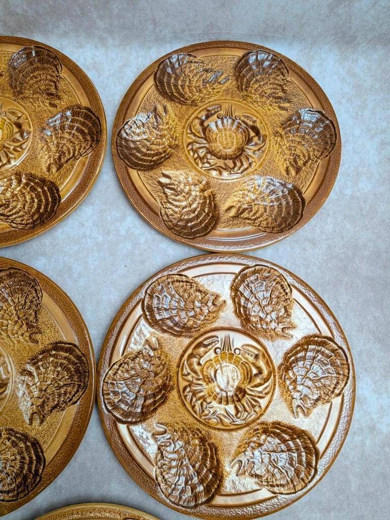 Set of 8 vintage oyster plates in majolica – Ateliers du Revernay