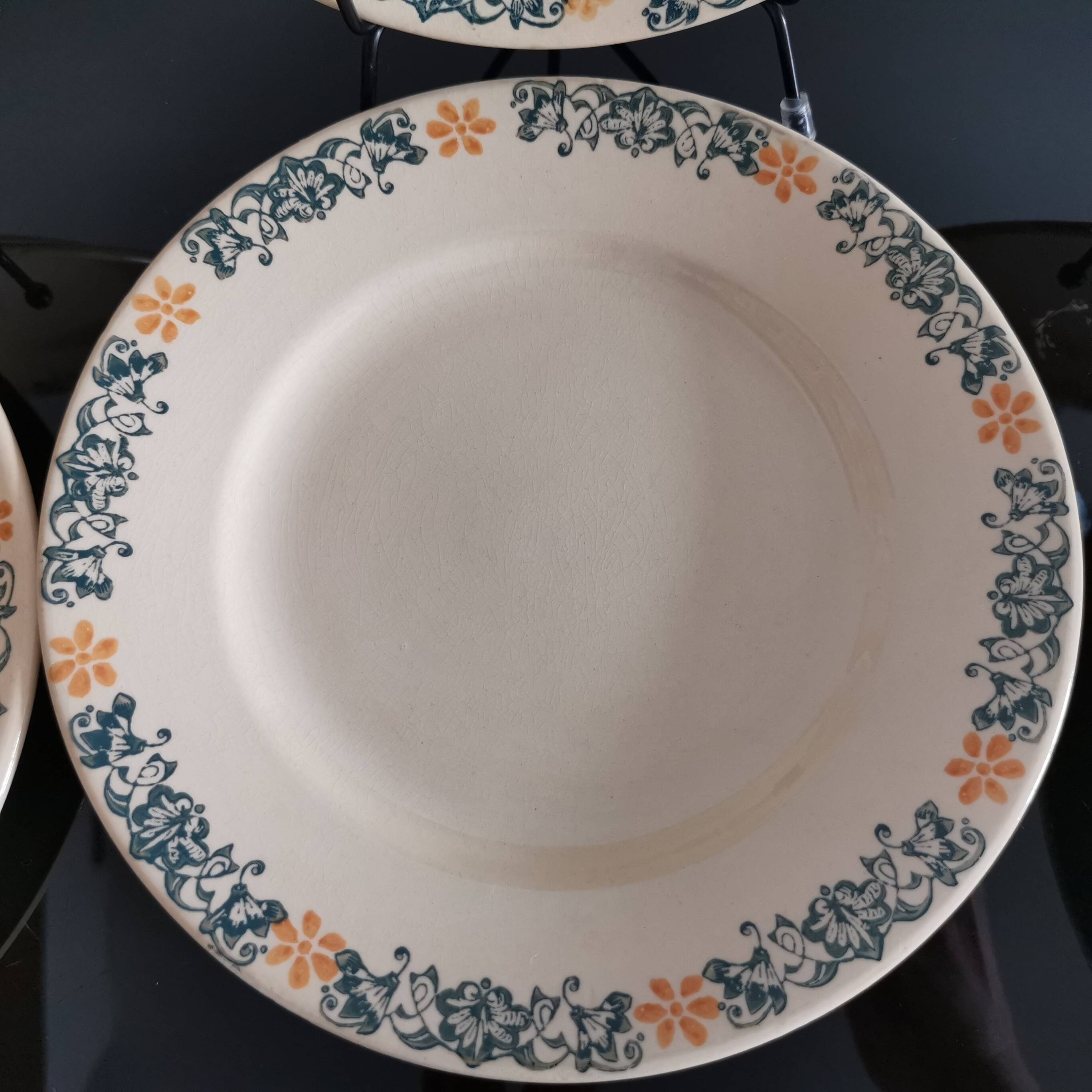 Set of 8 Moulin des Loups dessert plates