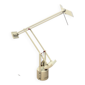 Artemide Tizio lamp by Richard Sapper