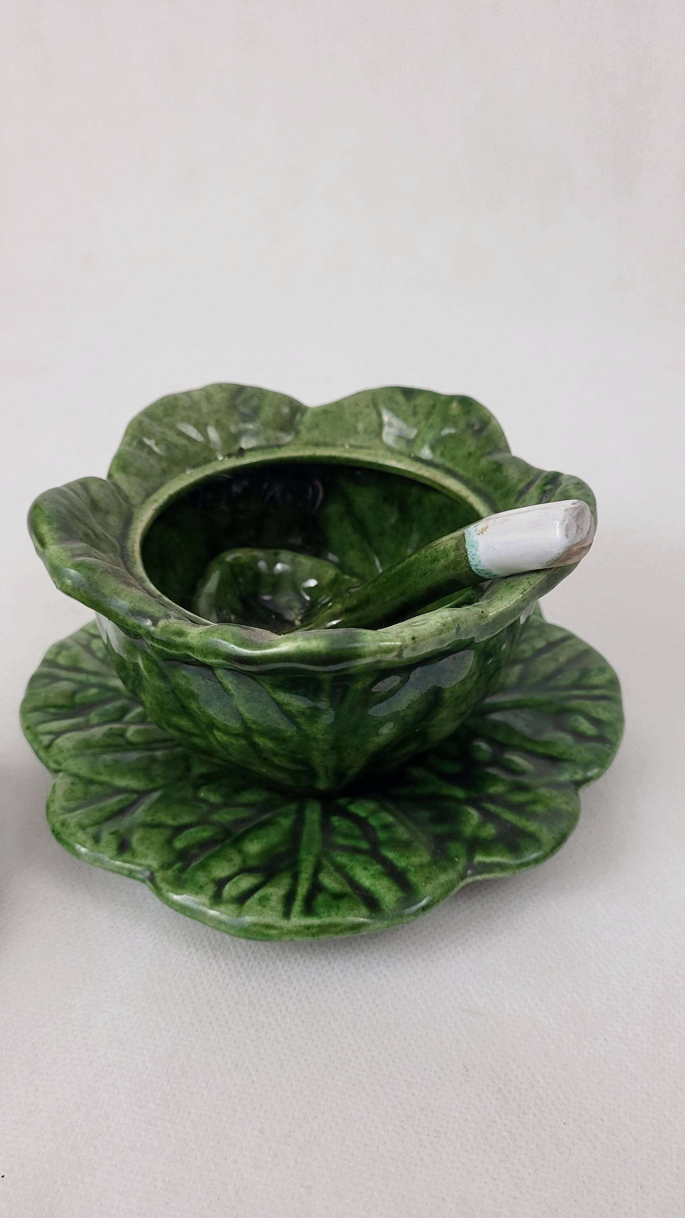 Gravy boat in slipware