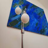 Lampadaire chromé à trois branches globes en opaline, années 70