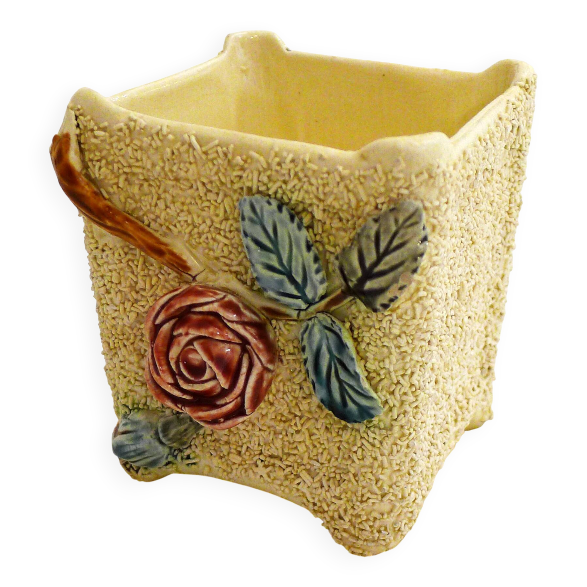 Small rose-patterned cache-pot in earthenware.