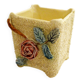 Small rose-patterned cache-pot in earthenware.