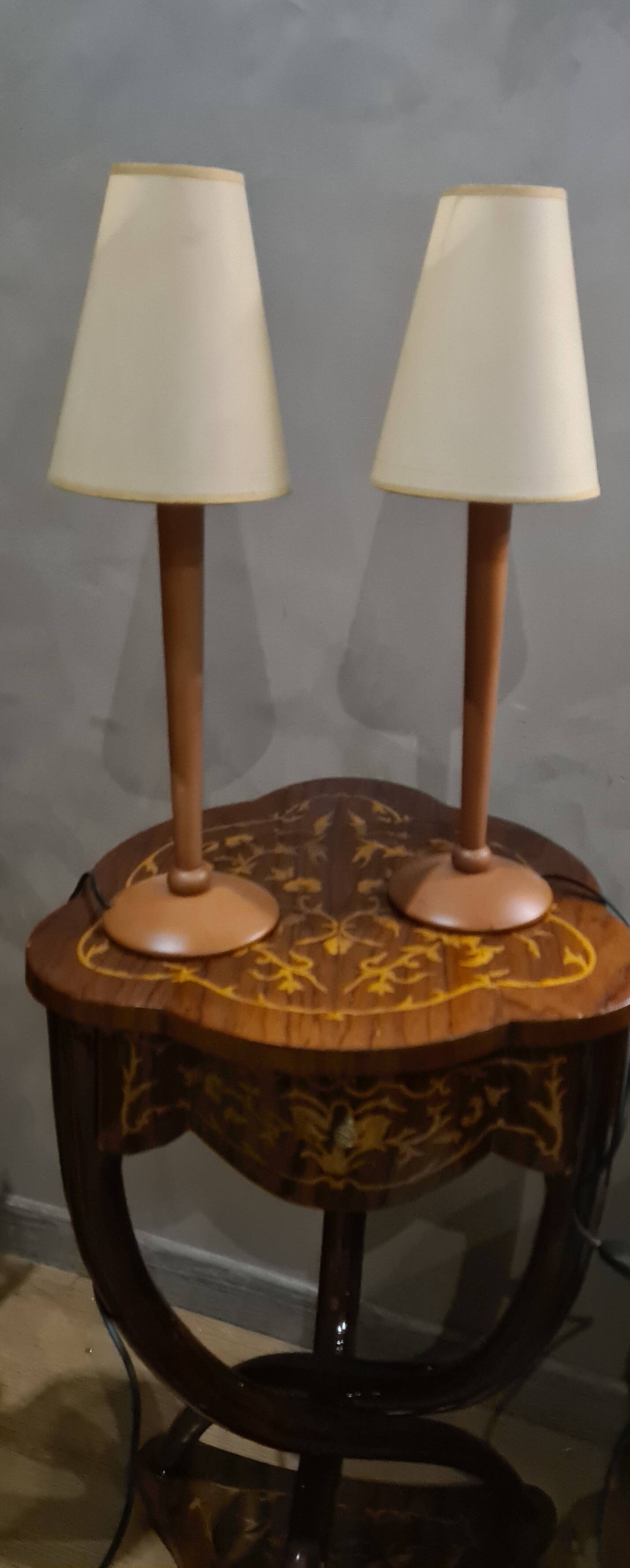 Pair of Scandinavian design bedside lamps in turned wood elec ok 52x15