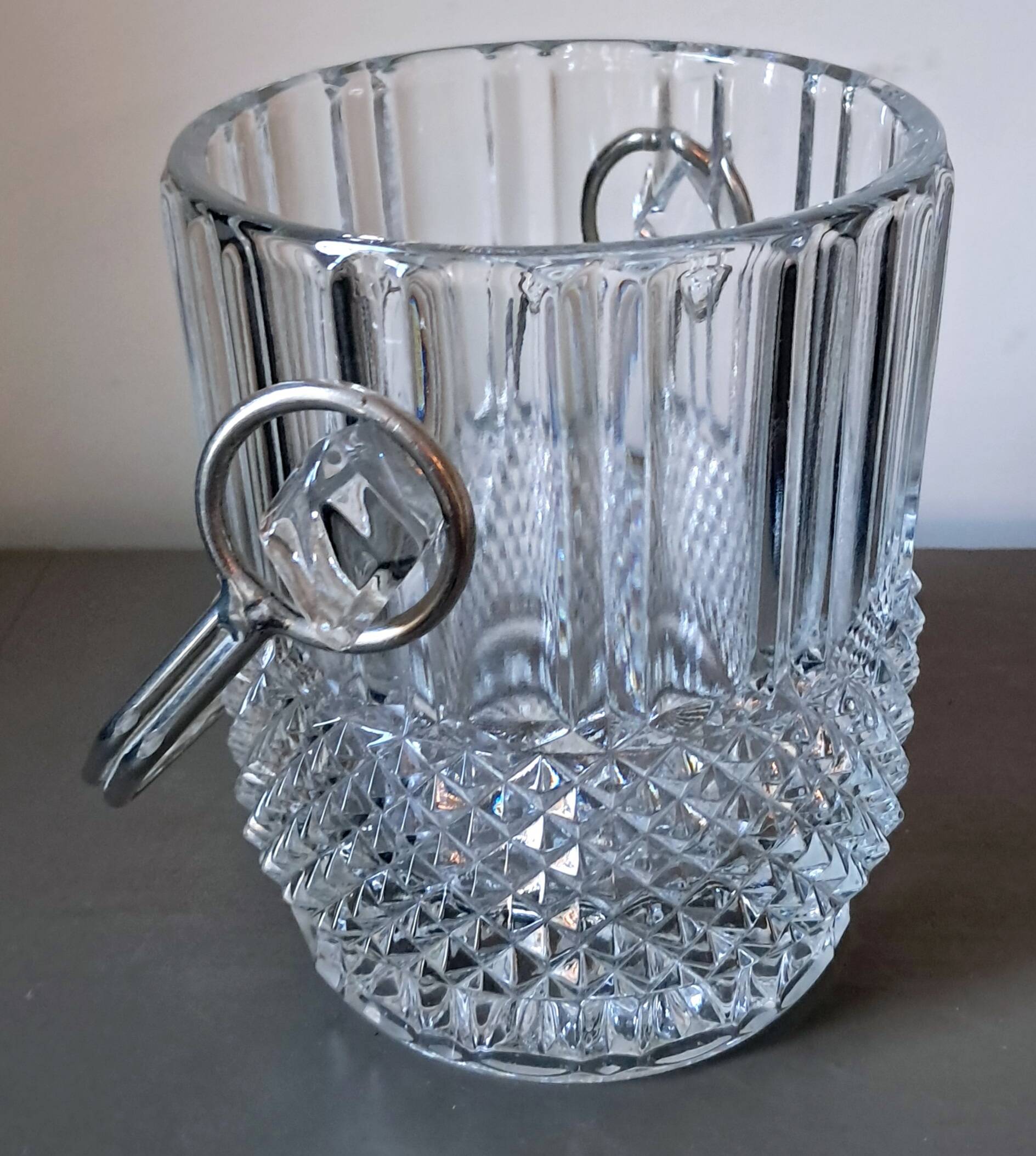 Ice bucket. Glass. 1970