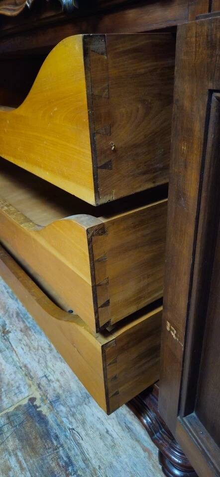 Buffet or sideboard with Venetian doors in Louis XV style made of walnut.