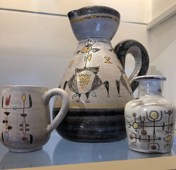 Pichet à motifs géométriques style Jean Rivier