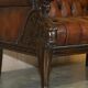 Ensemble Chesterfield cuir avec lion sculpté à la main restauré