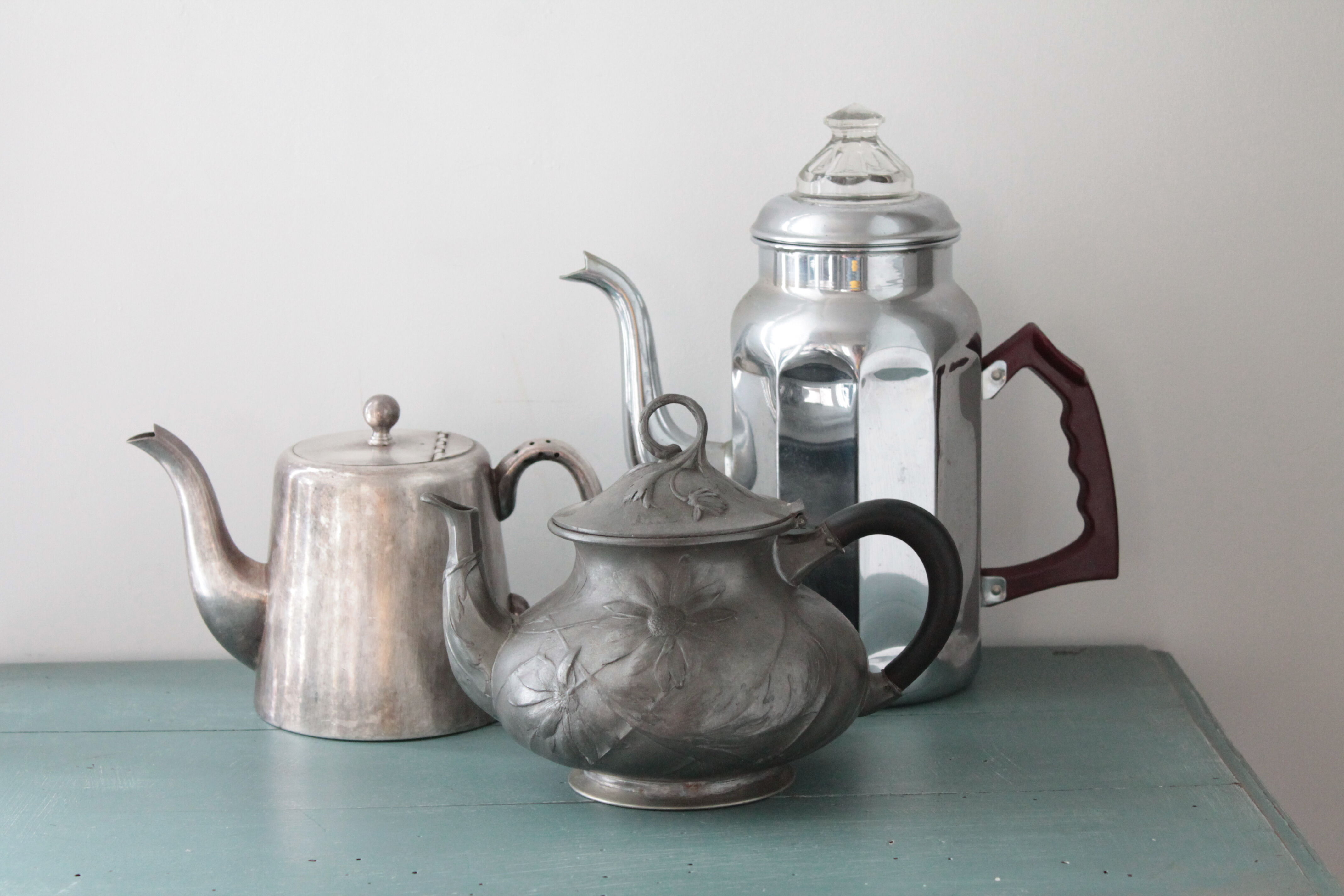 Old English teapot in silver EPNS, hard soldered Sheffield,