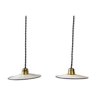 Lot 2 white enamellee industrial suspensions