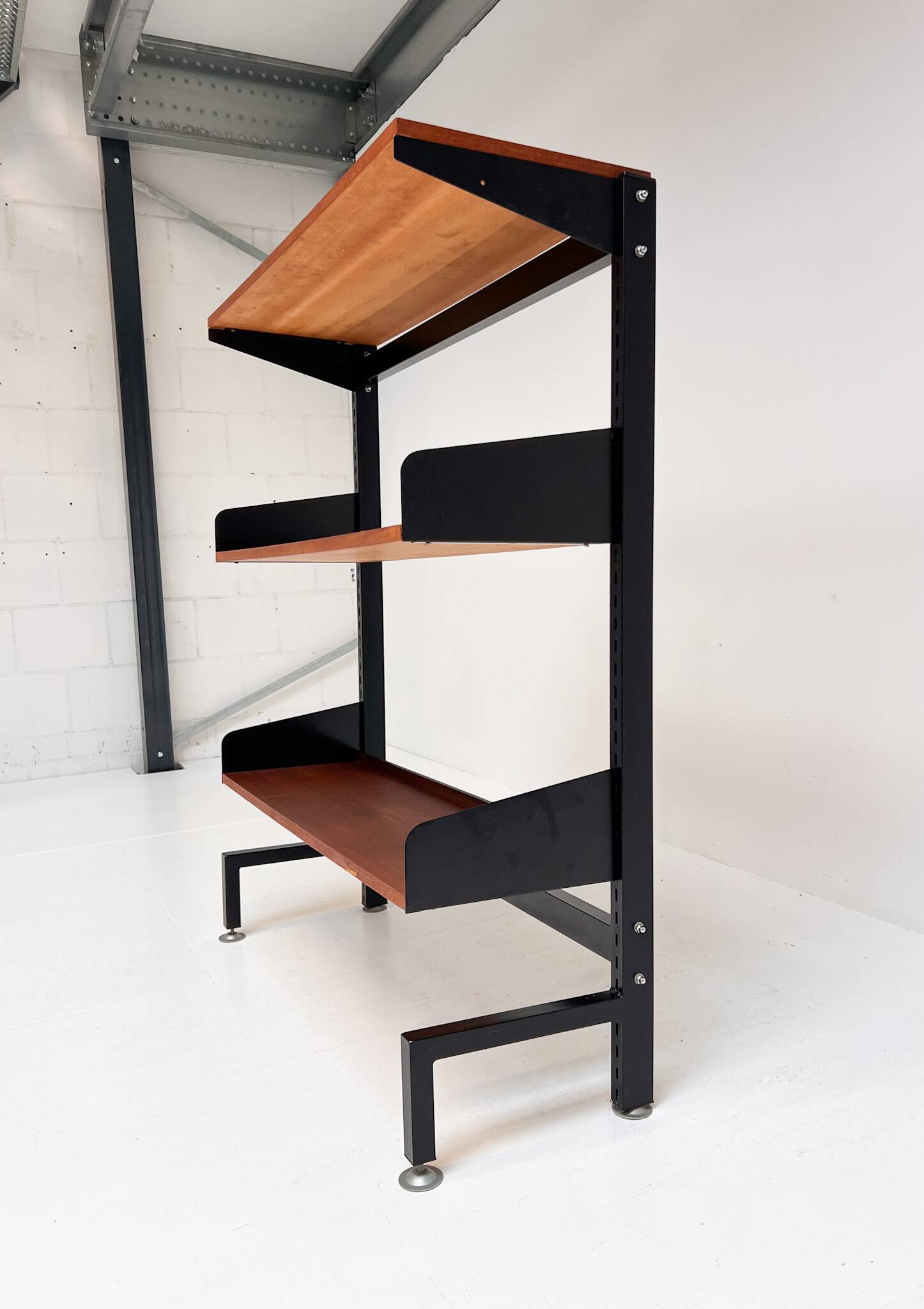 Freestanding and adjustable vintage wall unit, 1960s