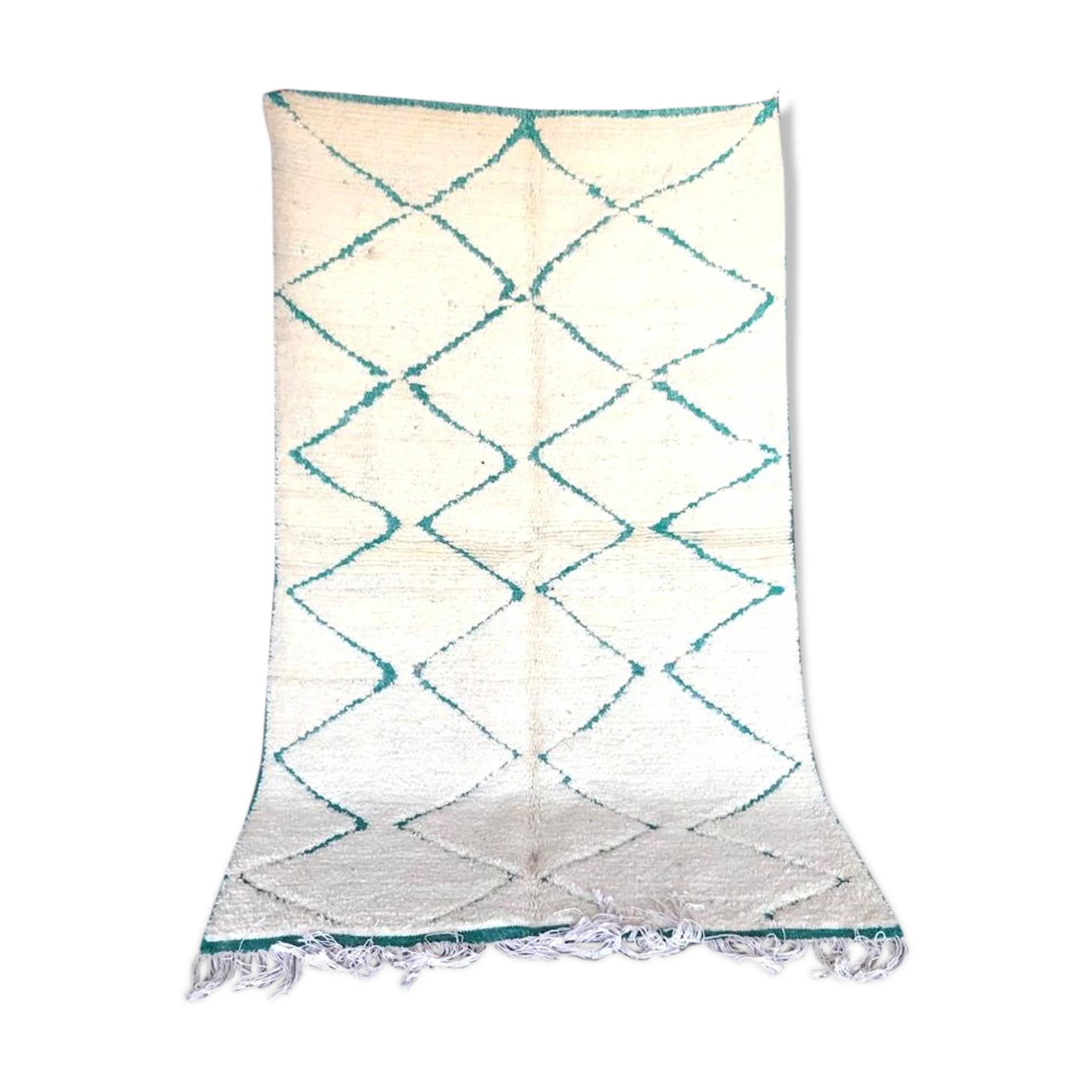 Béni ouarain rug with green and white diamonds with fringes on the side 143x240
